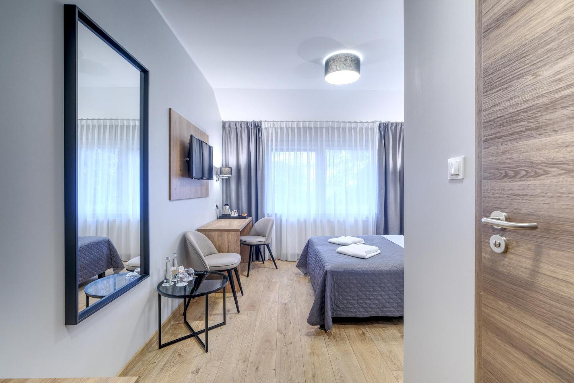 Lawendowy Dwor Bed & Breakfast Pszczolki Exterior photo