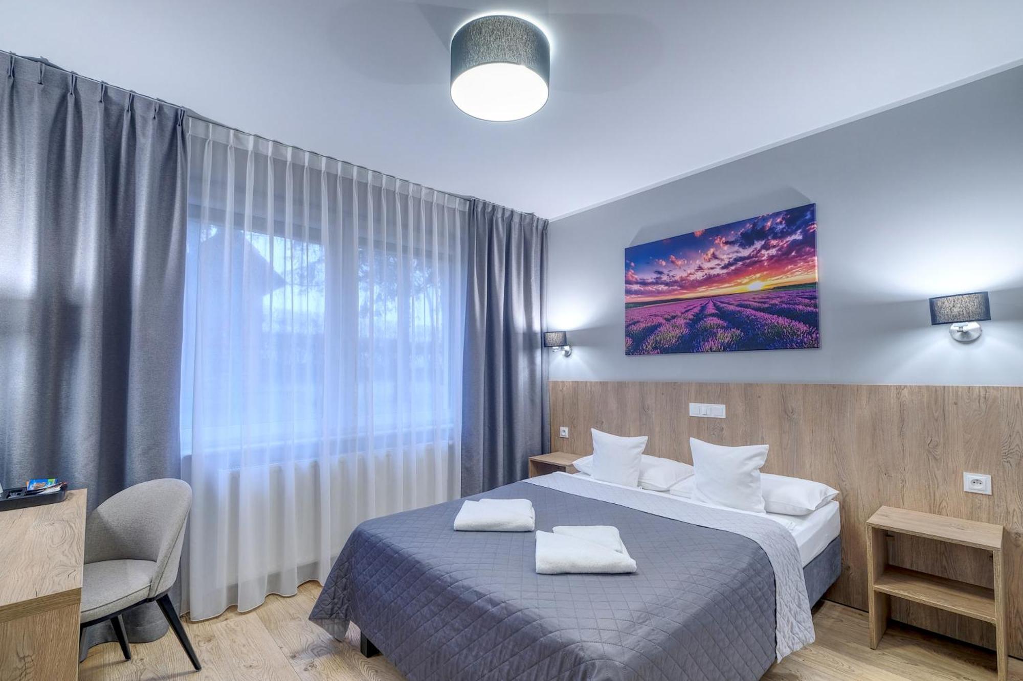 Lawendowy Dwor Bed & Breakfast Pszczolki Exterior photo