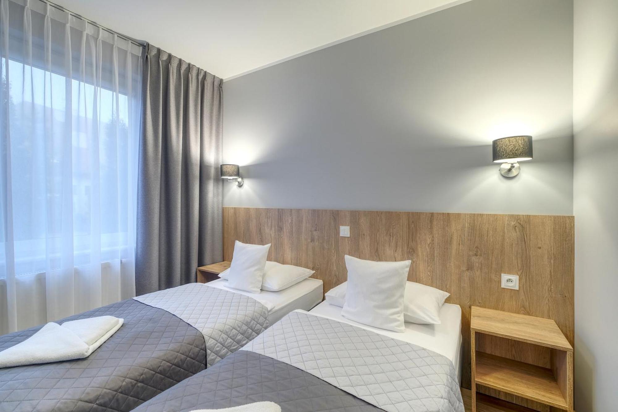 Lawendowy Dwor Bed & Breakfast Pszczolki Exterior photo